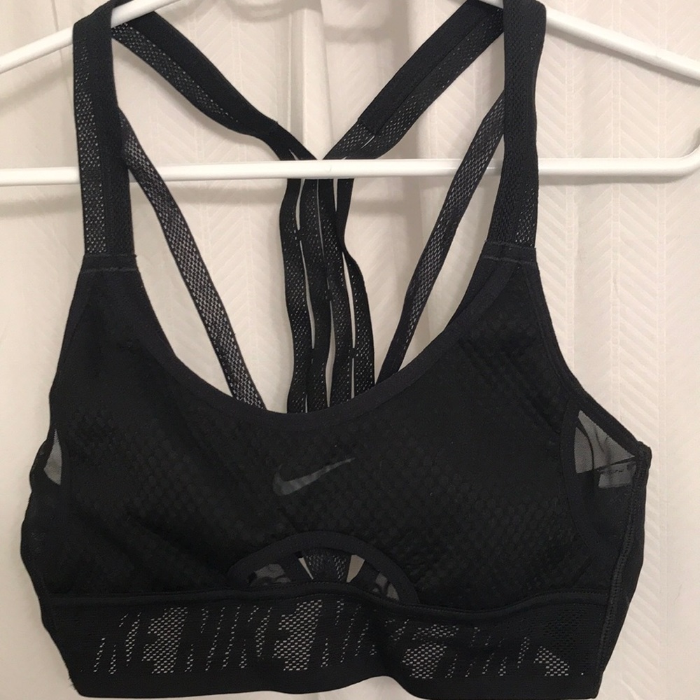 Nike Dri-FIT Indy UltraBreathe
Women's Light-Support Padded Sports Bra
